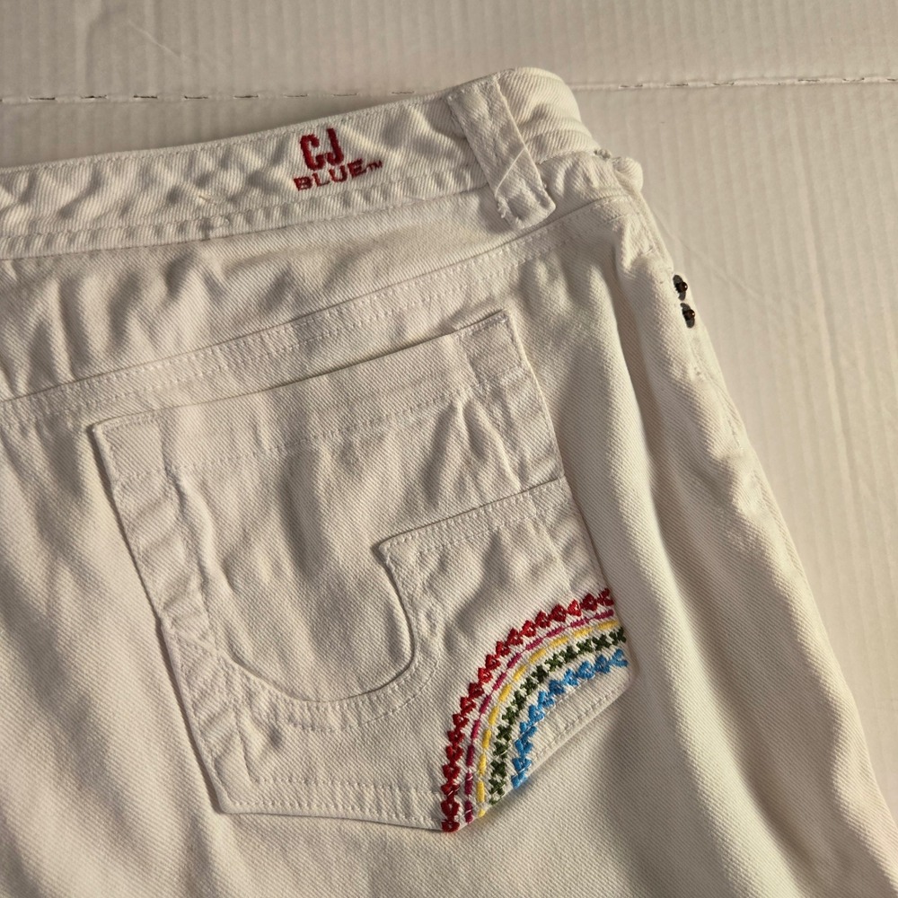 Vintage CJ Blue Womens Bermuda Shorts White  Size 14‎ Denim  Rainbow Embroidery